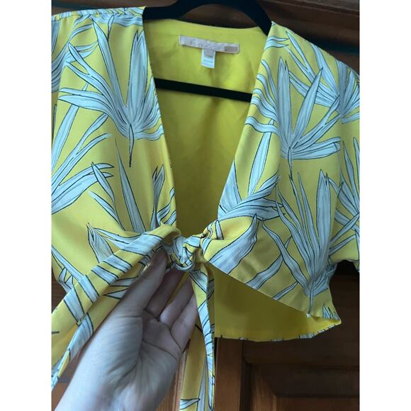 Hutch Women's Yellow Leaf Print Tie-Front Crop Blouse Short Sleeve Tropical XS - Picture 3 of 10